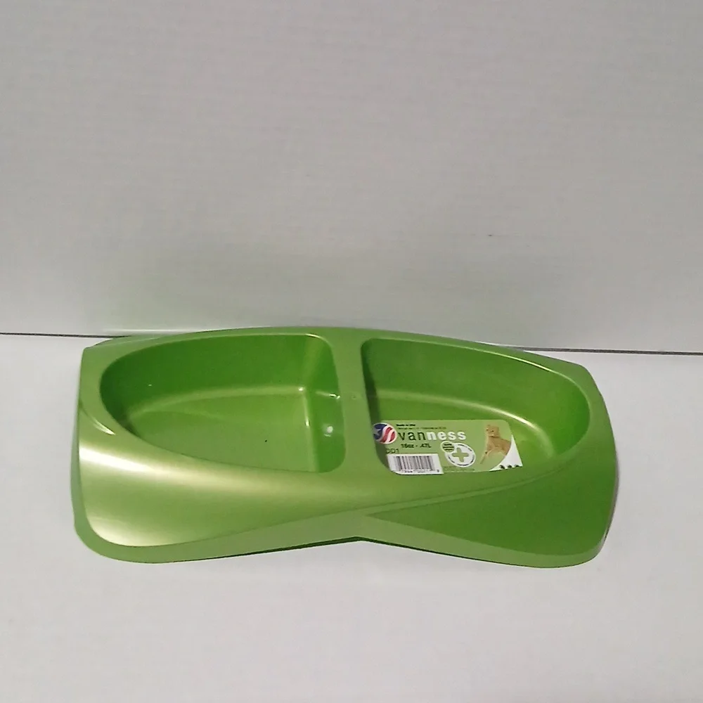 Vanness Made In USA for Kittens Cats Green 16 oz nwt